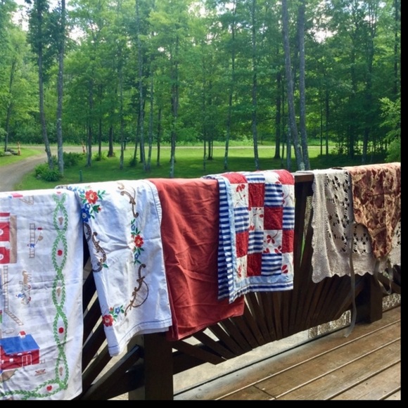 🌹 VANILLA & GOLD ROSES TABLECLOTH 68 X 50 - Picture 7 of 16